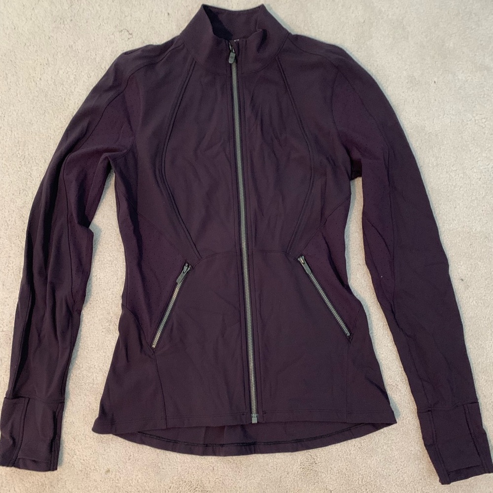 Lululemon fitted plum zip up jacket, size 6
